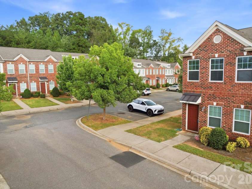 12766 Livengood Lane, Charlotte, NC 28269.  MLS# CAR4428024, YatesRealty ID 52929. 