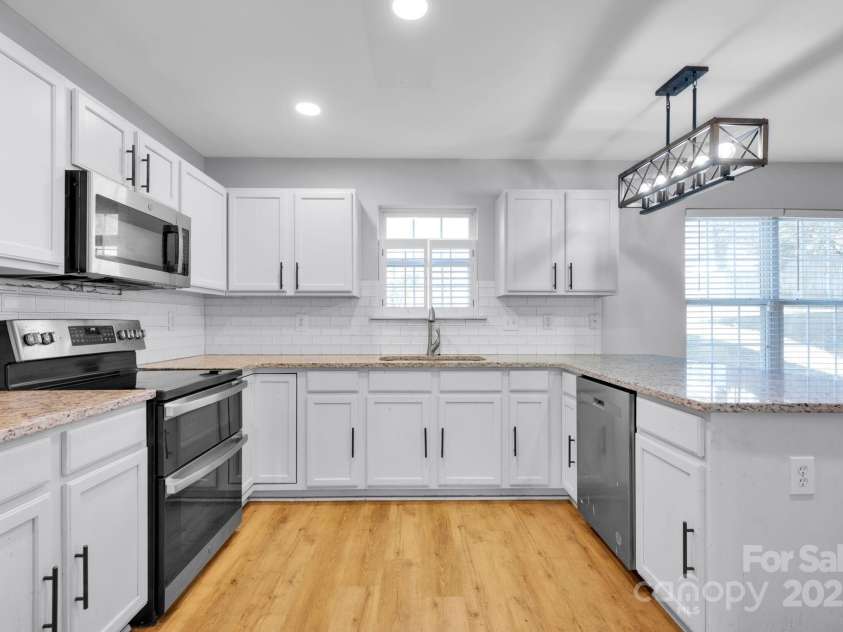 9150 Austin Ridge Lane, Charlotte, NC 28214.  MLS# CAR4213004, YatesRealty ID 5293. 