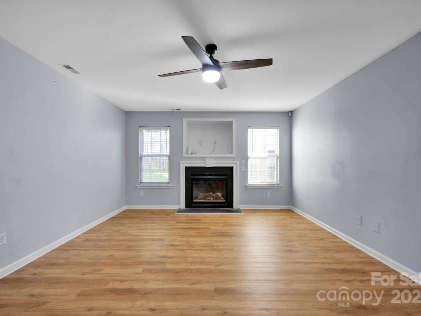 9150 Austin Ridge Lane, Charlotte, NC 28214.  MLS# CAR4213004, YatesRealty ID 5293. 