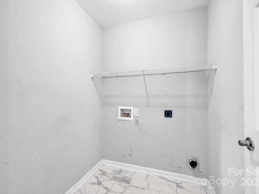 9150 Austin Ridge Lane, Charlotte, NC 28214.  MLS# CAR4213004, YatesRealty ID 5293. 