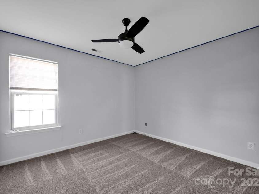 9150 Austin Ridge Lane, Charlotte, NC 28214.  MLS# CAR4213004, YatesRealty ID 5293. 