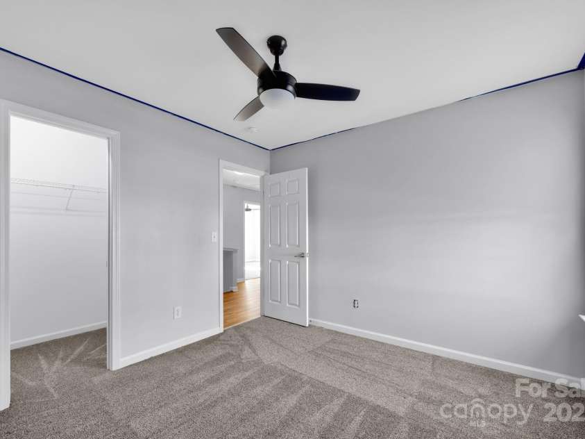 9150 Austin Ridge Lane, Charlotte, NC 28214.  MLS# CAR4213004, YatesRealty ID 5293. 