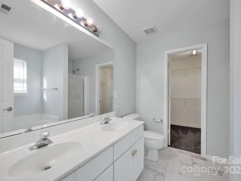 9150 Austin Ridge Lane, Charlotte, NC 28214.  MLS# CAR4213004, YatesRealty ID 5293. 