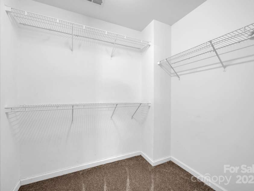 9150 Austin Ridge Lane, Charlotte, NC 28214.  MLS# CAR4213004, YatesRealty ID 5293. 