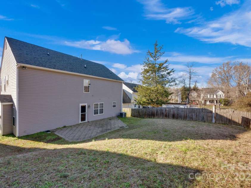 9150 Austin Ridge Lane, Charlotte, NC 28214.  MLS# CAR4213004, YatesRealty ID 5293. 