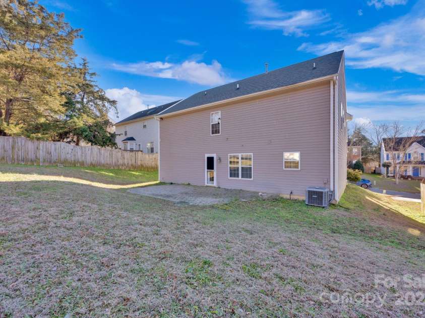 9150 Austin Ridge Lane, Charlotte, NC 28214.  MLS# CAR4213004, YatesRealty ID 5293. 