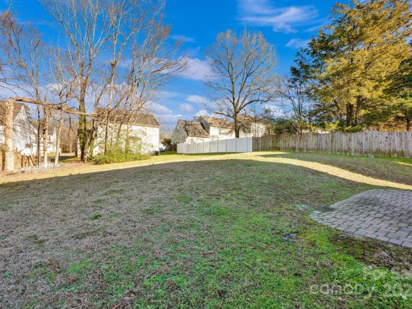 9150 Austin Ridge Lane, Charlotte, NC 28214.  MLS# CAR4213004, YatesRealty ID 5293. 