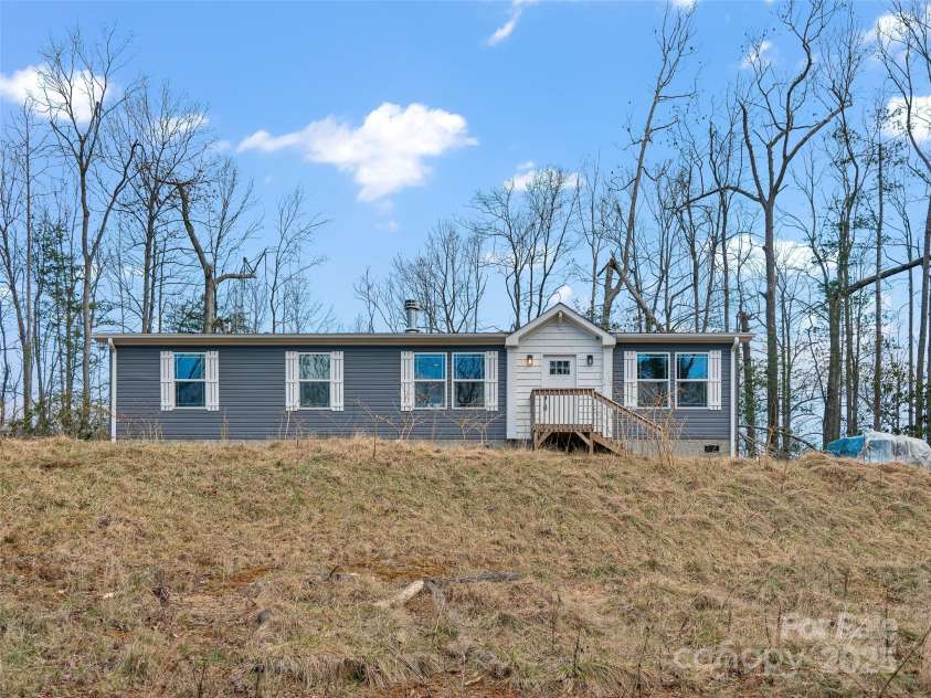 92 Jarrett Drive, Bakersville, NC 28705.  MLS# CAR4332689, YatesRealty ID 5293. 