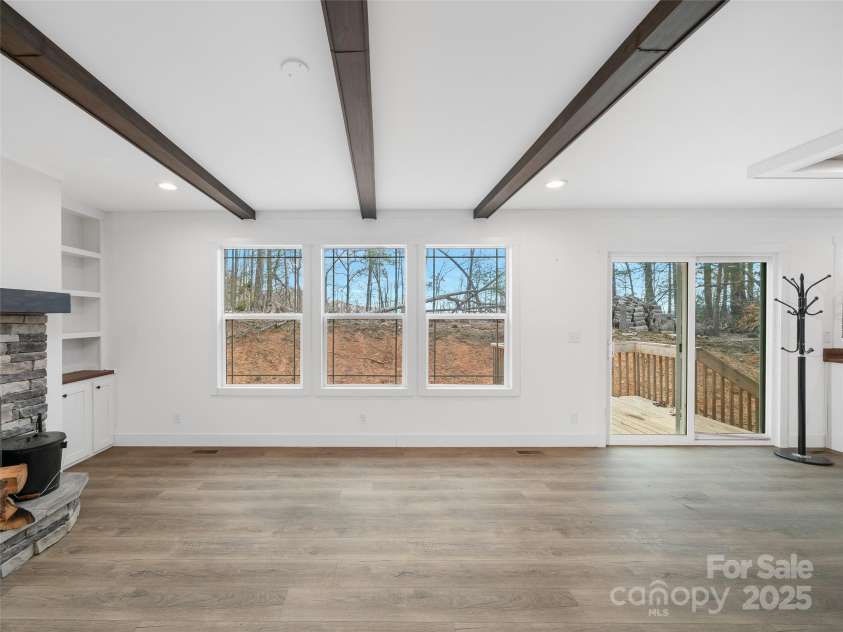 92 Jarrett Drive, Bakersville, NC 28705.  MLS# CAR4332689, YatesRealty ID 5293. 