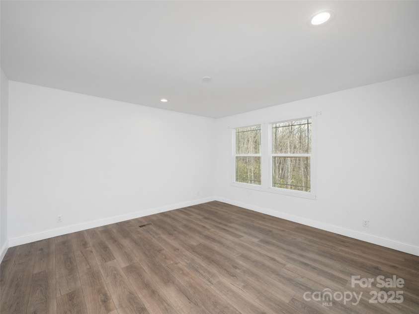 92 Jarrett Drive, Bakersville, NC 28705.  MLS# CAR4332689, YatesRealty ID 5293. 