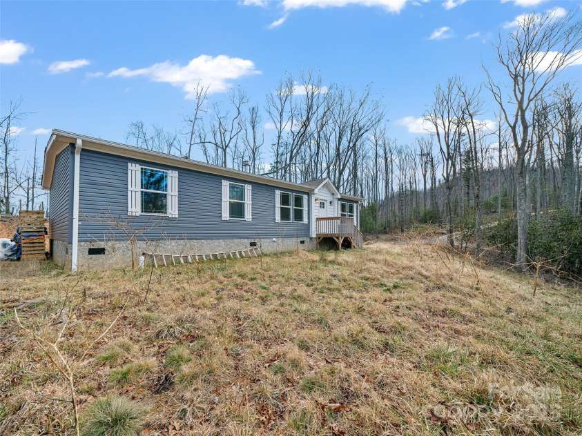 92 Jarrett Drive, Bakersville, NC 28705.  MLS# CAR4332689, YatesRealty ID 5293. 