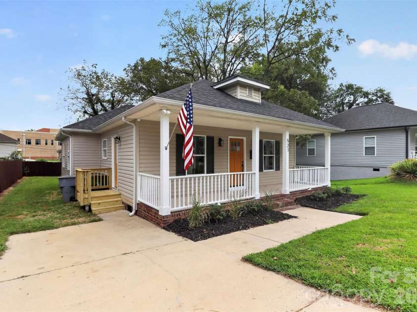 521 Katonah Avenue, Charlotte, NC 28208.  MLS# CAR4427639, YatesRealty ID 52933. 