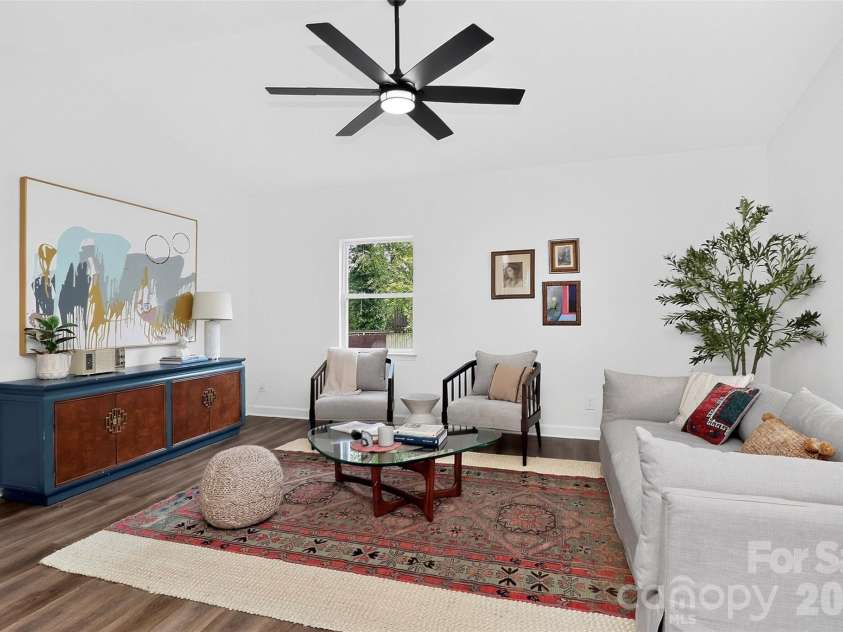 521 Katonah Avenue, Charlotte, NC 28208.  MLS# CAR4427639, YatesRealty ID 52933. 