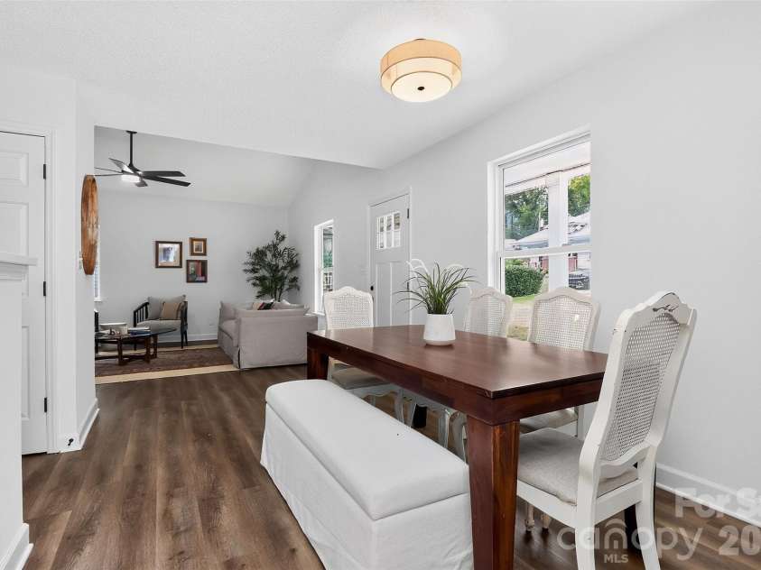 521 Katonah Avenue, Charlotte, NC 28208.  MLS# CAR4427639, YatesRealty ID 52933. 