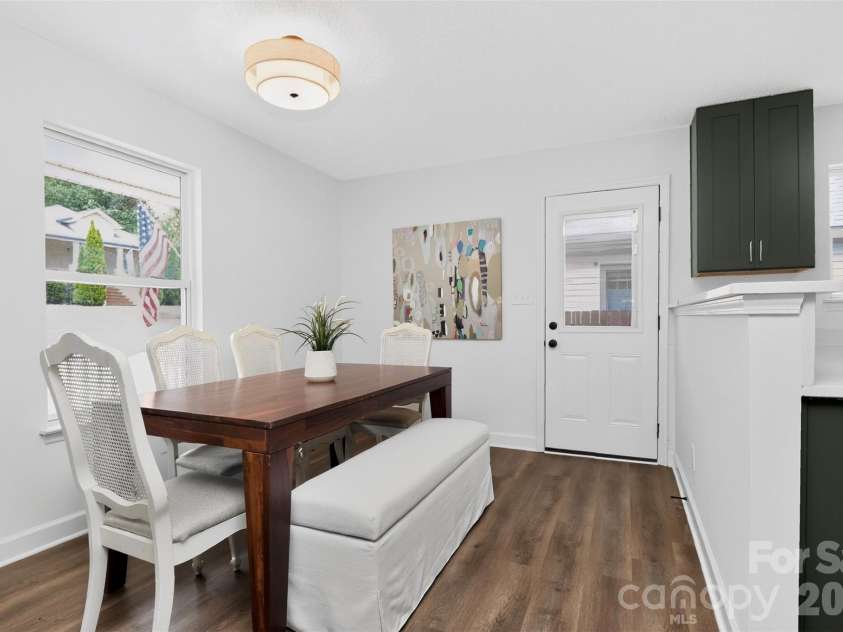 521 Katonah Avenue, Charlotte, NC 28208.  MLS# CAR4427639, YatesRealty ID 52933. 