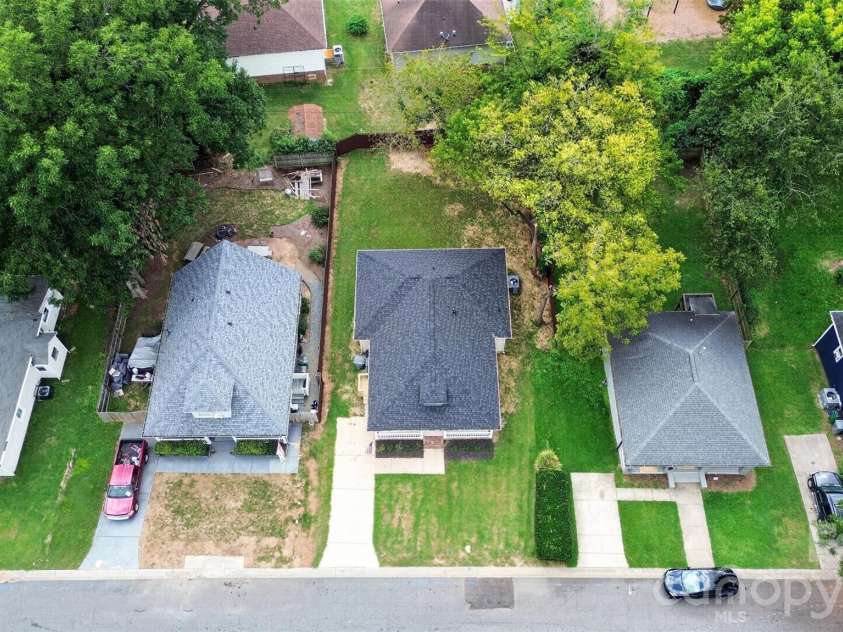 521 Katonah Avenue, Charlotte, NC 28208.  MLS# CAR4427639, YatesRealty ID 52933. 