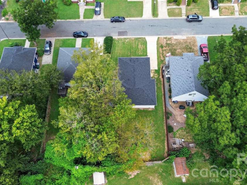 521 Katonah Avenue, Charlotte, NC 28208.  MLS# CAR4427639, YatesRealty ID 52933. 
