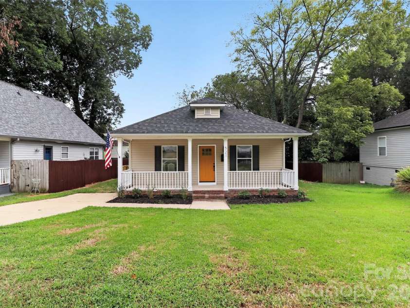 521 Katonah Avenue, Charlotte, NC 28208.  MLS# CAR4427639, YatesRealty ID 52933. 
