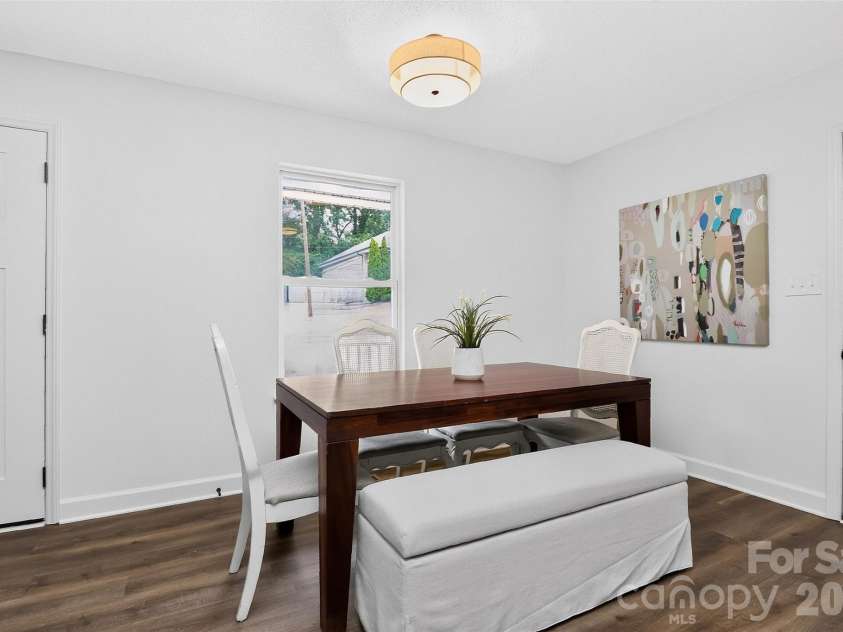 521 Katonah Avenue, Charlotte, NC 28208.  MLS# CAR4427639, YatesRealty ID 52933. Dining Area