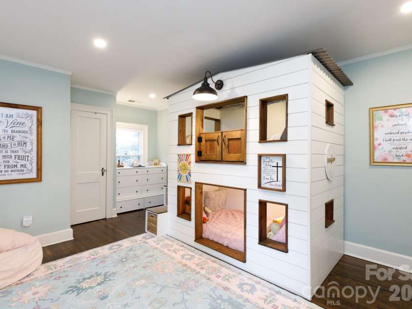 411 Dale Avenue, Gastonia, NC 28052.  MLS# CAR4427569, YatesRealty ID 52936. BR 2 w/ built in bedset