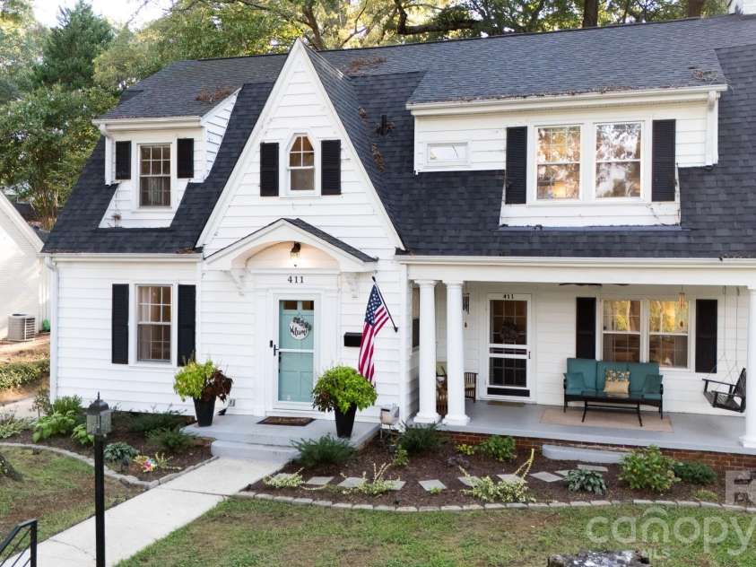 411 Dale Avenue, Gastonia, NC 28052.  MLS# CAR4427569, YatesRealty ID 52936. FRONT Porch