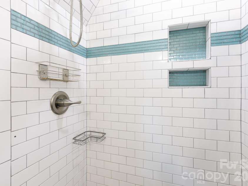 411 Dale Avenue, Gastonia, NC 28052.  MLS# CAR4427569, YatesRealty ID 52936. Primary bath