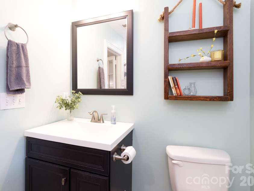 411 Dale Avenue, Gastonia, NC 28052.  MLS# CAR4427569, YatesRealty ID 52936. Primary bath