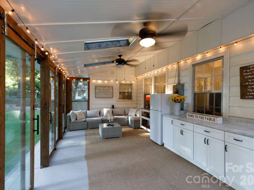 411 Dale Avenue, Gastonia, NC 28052.  MLS# CAR4427569, YatesRealty ID 52936. Sunroom off from kitchen