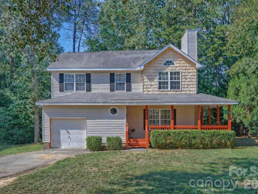 7742 Red Robin Trail, Denver, NC 28037.  MLS# CAR4427301, YatesRealty ID 52942. 