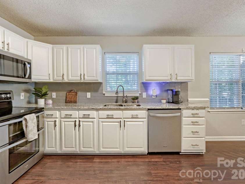 7742 Red Robin Trail, Denver, NC 28037.  MLS# CAR4427301, YatesRealty ID 52942. 
