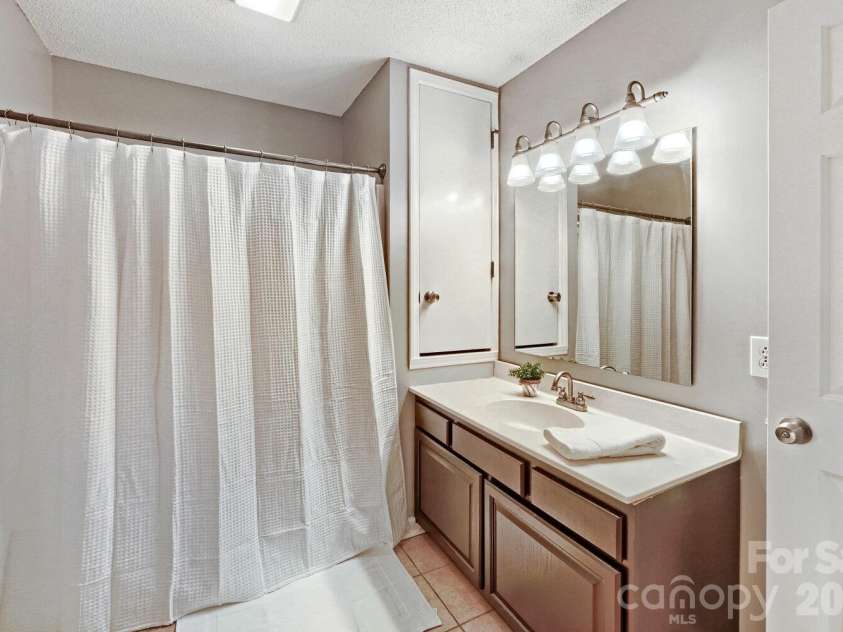 7742 Red Robin Trail, Denver, NC 28037.  MLS# CAR4427301, YatesRealty ID 52942. 
