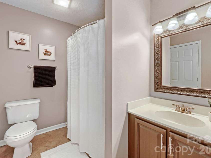 7742 Red Robin Trail, Denver, NC 28037.  MLS# CAR4427301, YatesRealty ID 52942. 