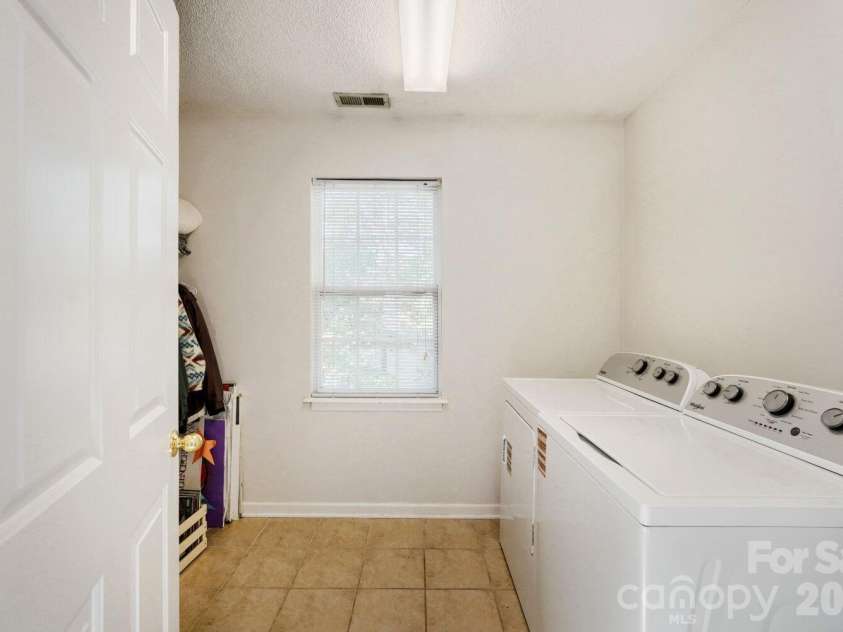 7742 Red Robin Trail, Denver, NC 28037.  MLS# CAR4427301, YatesRealty ID 52942. 