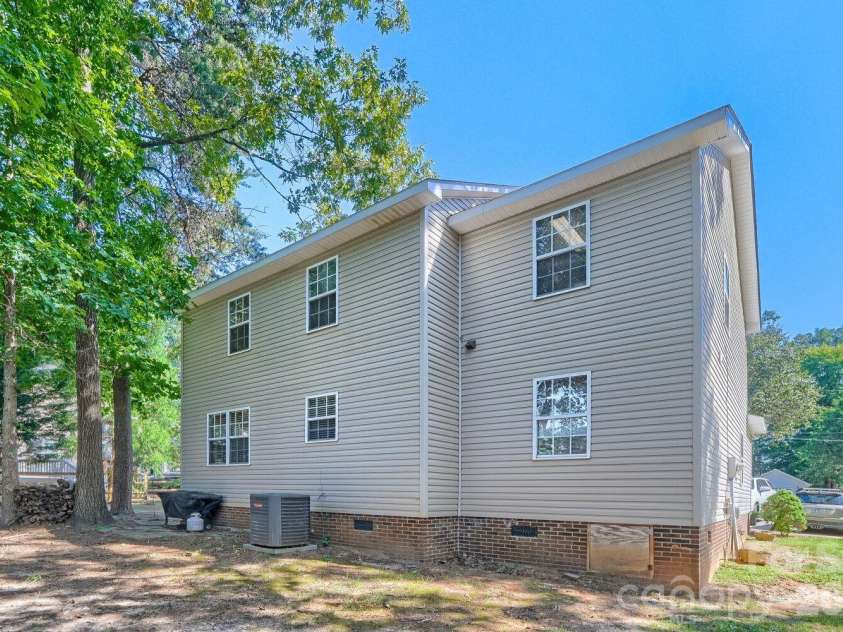 7742 Red Robin Trail, Denver, NC 28037.  MLS# CAR4427301, YatesRealty ID 52942. 