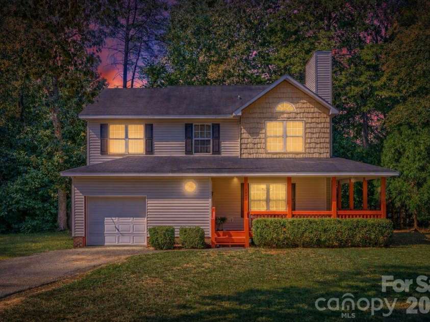 7742 Red Robin Trail, Denver, NC 28037.  MLS# CAR4427301, YatesRealty ID 52942. 