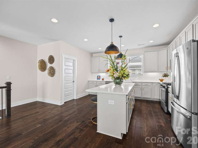 1229 Lomax Avenue, Charlotte, NC 28211.  MLS# CAR4427247, YatesRealty ID 52943. 2nd FL: Open Dining space between kitchen and living room