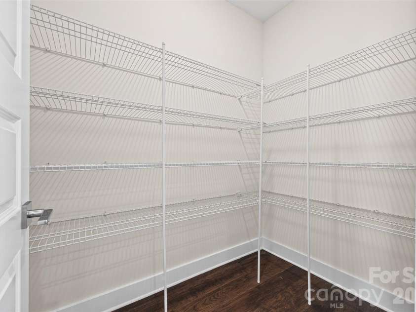 1229 Lomax Avenue, Charlotte, NC 28211.  MLS# CAR4427247, YatesRealty ID 52943. 2nd FL: walk-in pantry in kitchen