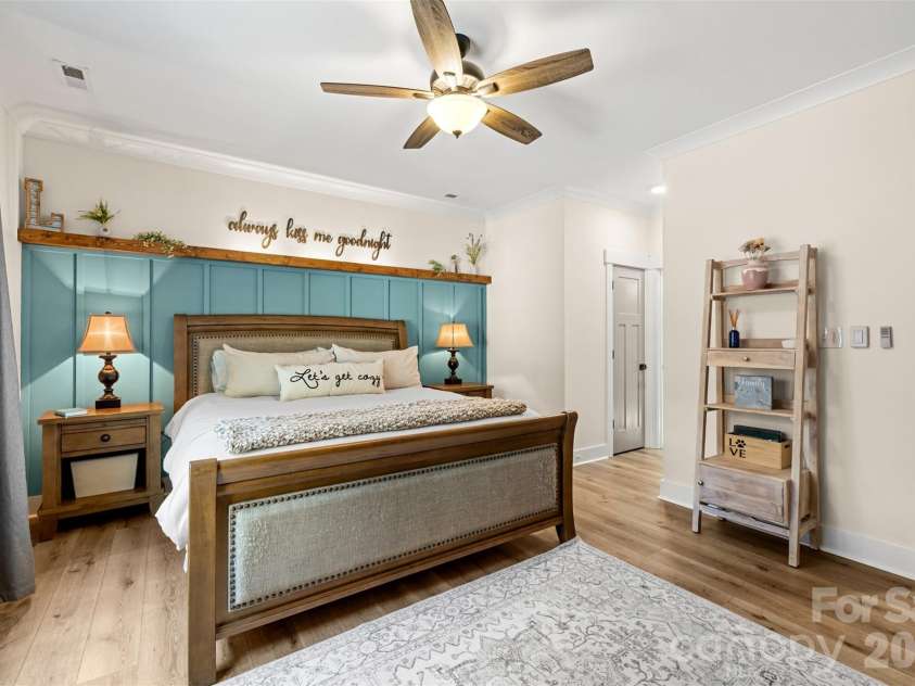1604 Aragon Beach Road, Rock Hill, SC 29732.  MLS# CAR4427159, YatesRealty ID 52944. Spacious primary retreat with a custom accent wall