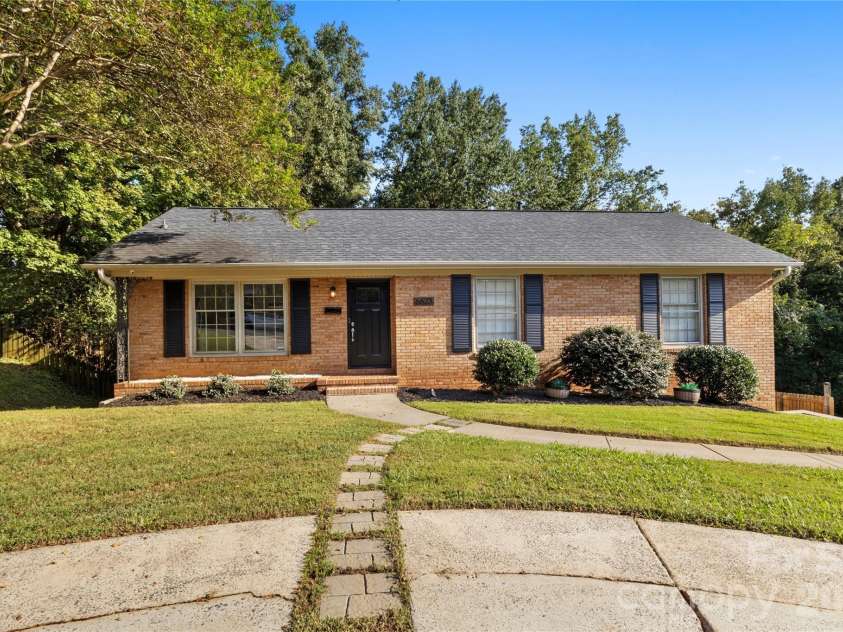 6623 Brookcrest Drive, Charlotte, NC 28210.  MLS# CAR4426988, YatesRealty ID 52948. 