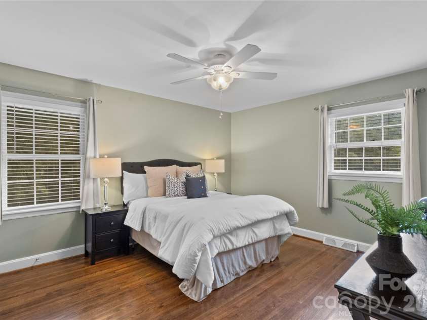 6623 Brookcrest Drive, Charlotte, NC 28210.  MLS# CAR4426988, YatesRealty ID 52948. 