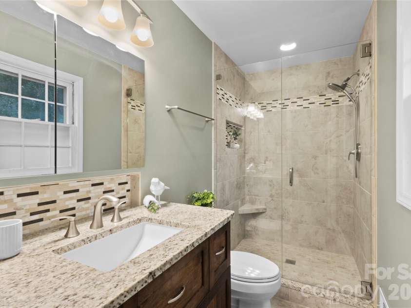 6623 Brookcrest Drive, Charlotte, NC 28210.  MLS# CAR4426988, YatesRealty ID 52948. 