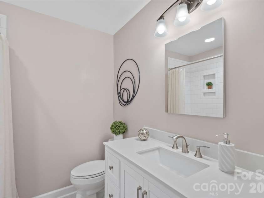 6623 Brookcrest Drive, Charlotte, NC 28210.  MLS# CAR4426988, YatesRealty ID 52948. 