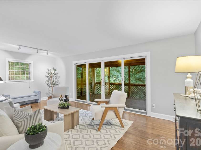 6623 Brookcrest Drive, Charlotte, NC 28210.  MLS# CAR4426988, YatesRealty ID 52948. 