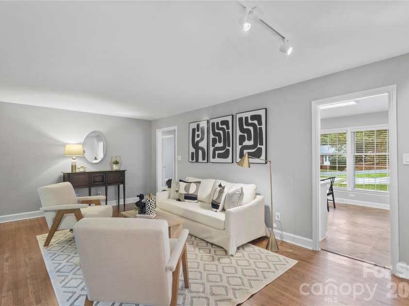 6623 Brookcrest Drive, Charlotte, NC 28210.  MLS# CAR4426988, YatesRealty ID 52948. 