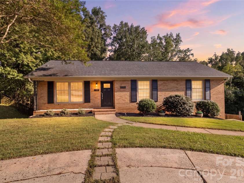 6623 Brookcrest Drive, Charlotte, NC 28210.  MLS# CAR4426988, YatesRealty ID 52948. 