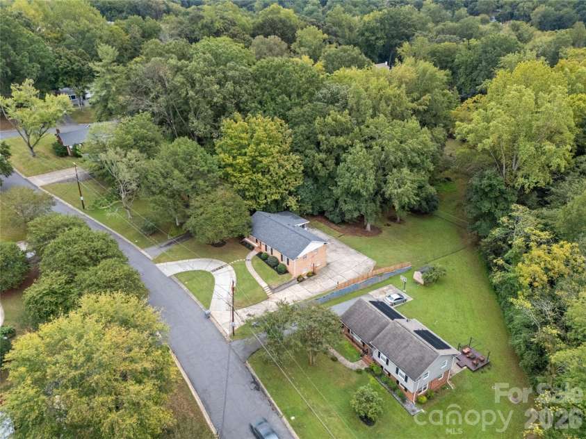 6623 Brookcrest Drive, Charlotte, NC 28210.  MLS# CAR4426988, YatesRealty ID 52948. 