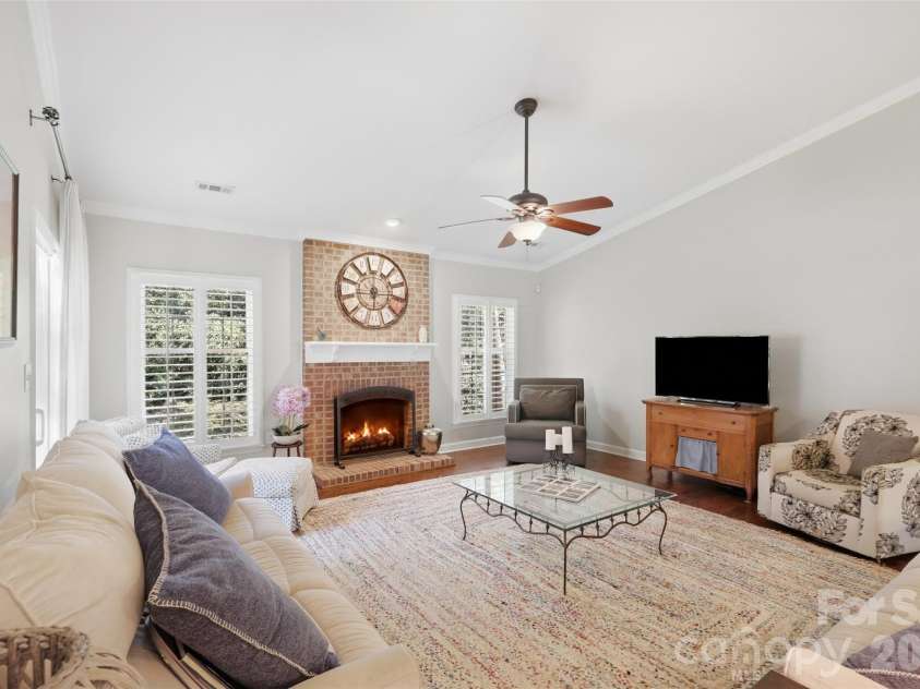 4701 Dawnridge Drive, Charlotte, NC 28226.  MLS# CAR4426903, YatesRealty ID 52949. 