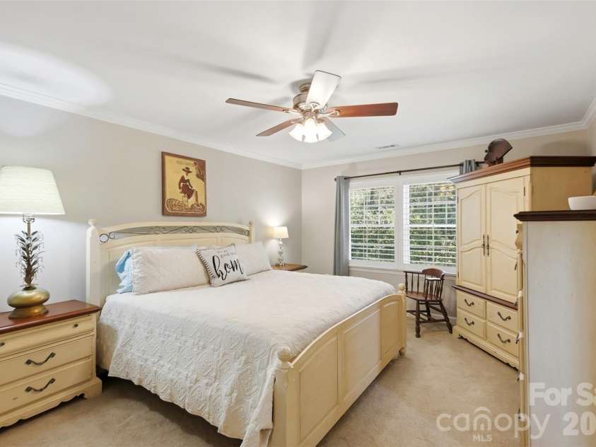 4701 Dawnridge Drive, Charlotte, NC 28226.  MLS# CAR4426903, YatesRealty ID 52949. 