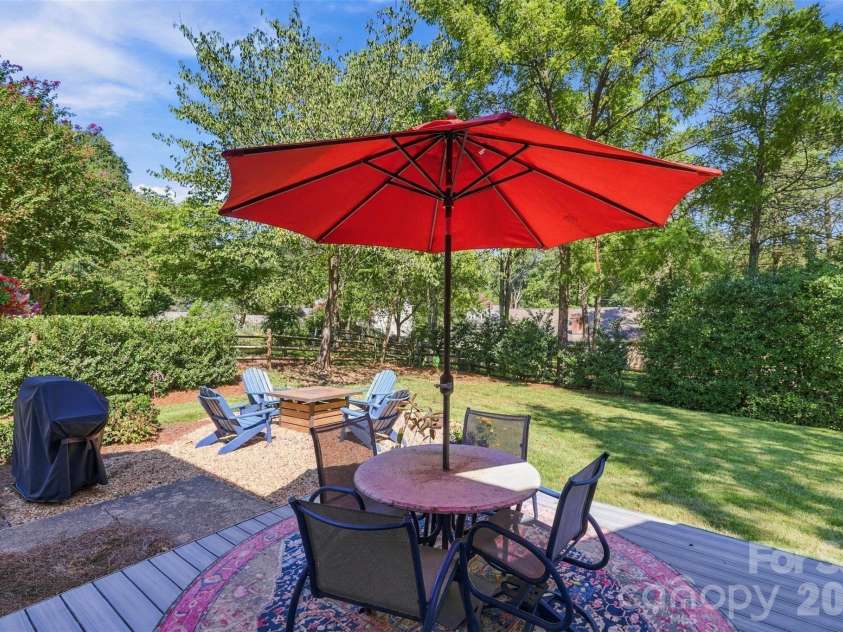 4701 Dawnridge Drive, Charlotte, NC 28226.  MLS# CAR4426903, YatesRealty ID 52949. 