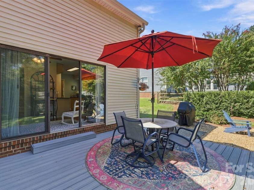 4701 Dawnridge Drive, Charlotte, NC 28226.  MLS# CAR4426903, YatesRealty ID 52949. 